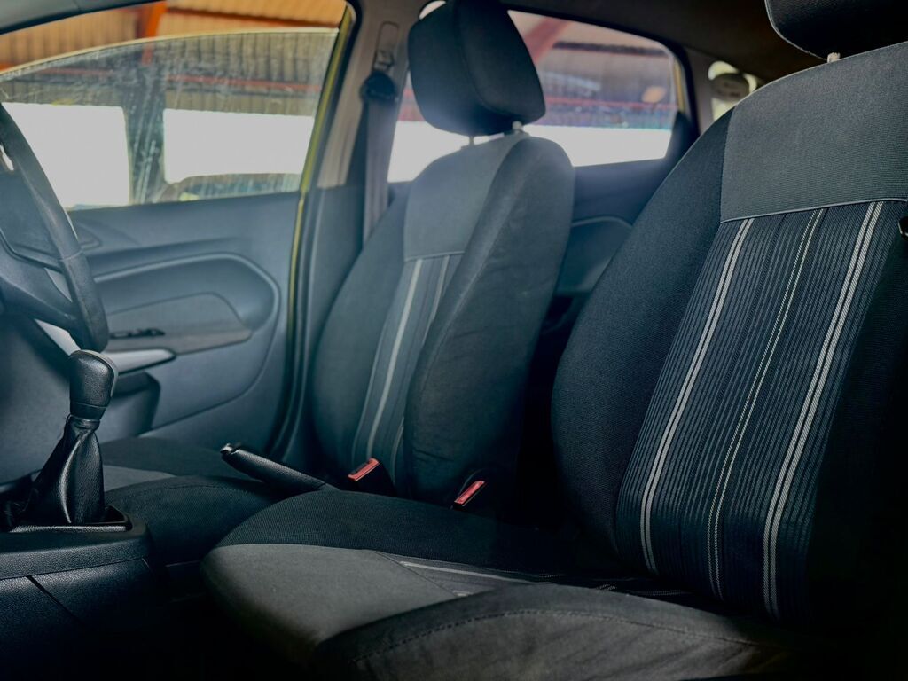 FORD FIESTA FIESTA 1.4i AMBIENTE 5Dr - 12