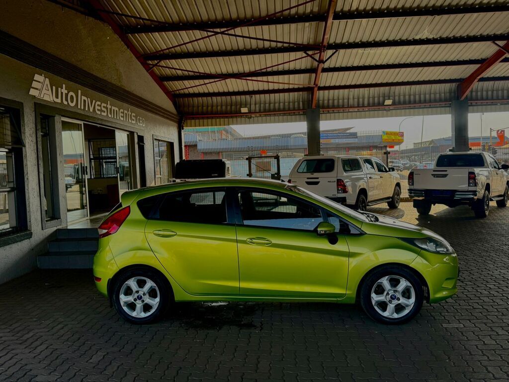 FORD FIESTA FIESTA 1.4i AMBIENTE 5Dr - 2