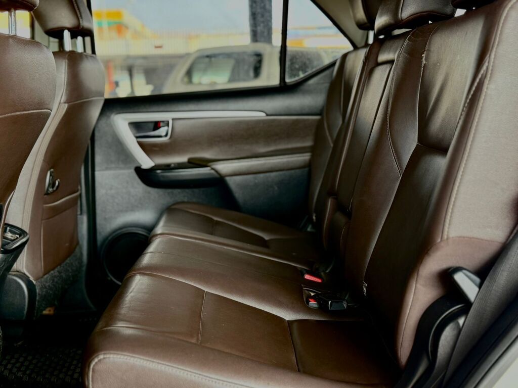 TOYOTA FORTUNER FORTUNER 2.4GD-6 4X4 A/T - 15