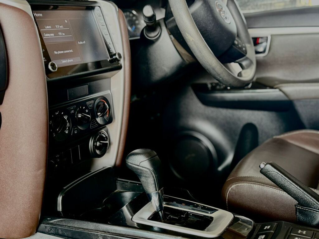 TOYOTA FORTUNER FORTUNER 2.4GD-6 4X4 A/T - 17