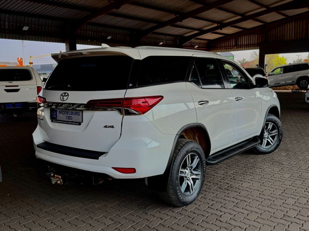 TOYOTA FORTUNER FORTUNER 2.4GD-6 4X4 A/T - 2