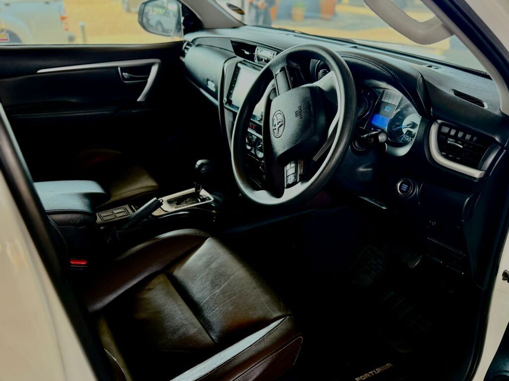 TOYOTA FORTUNER FORTUNER 2.4GD-6 4X4 A/T - 8