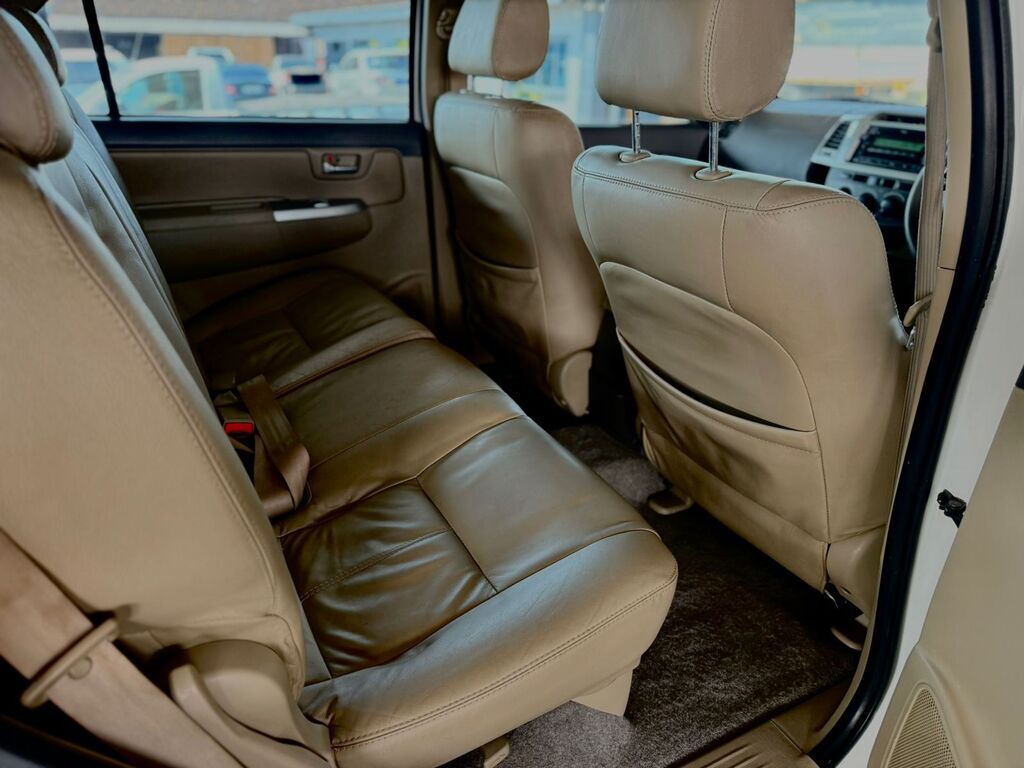 TOYOTA FORTUNER FORTUNER 2.5D-4D RB - 12