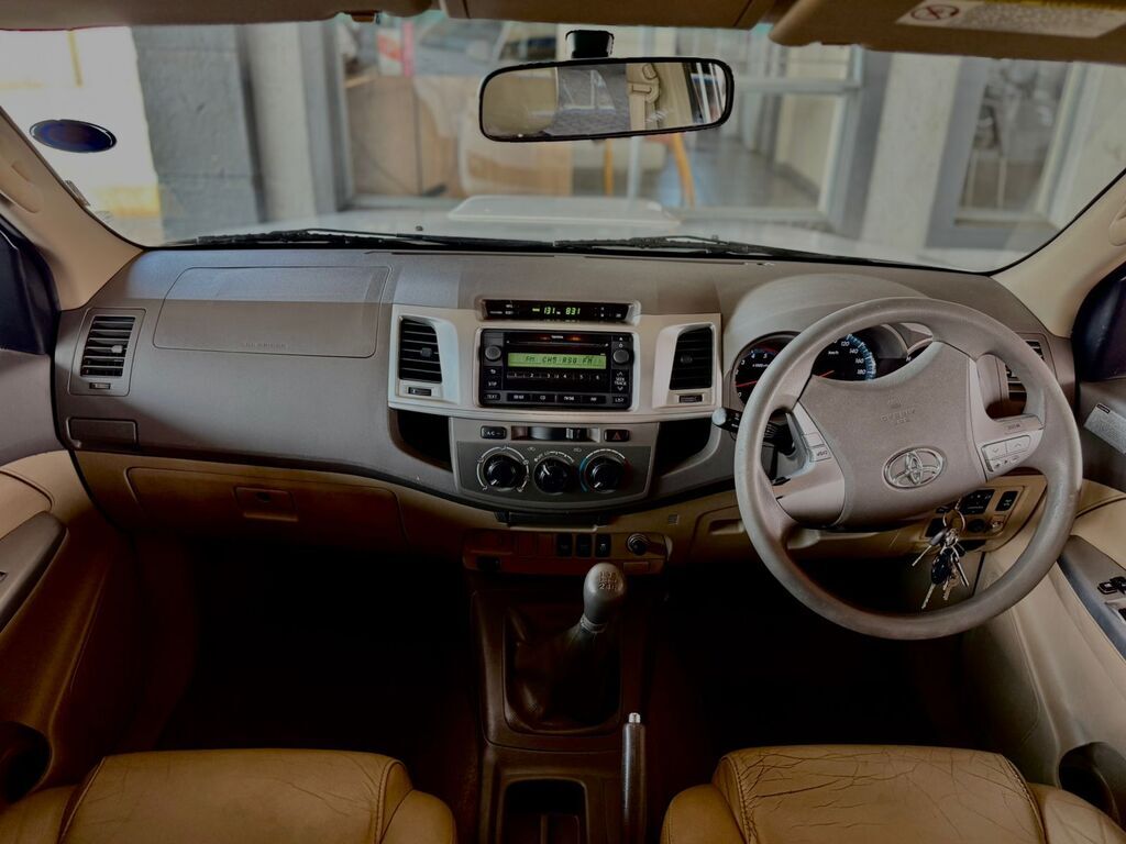TOYOTA FORTUNER FORTUNER 2.5D-4D RB - 13