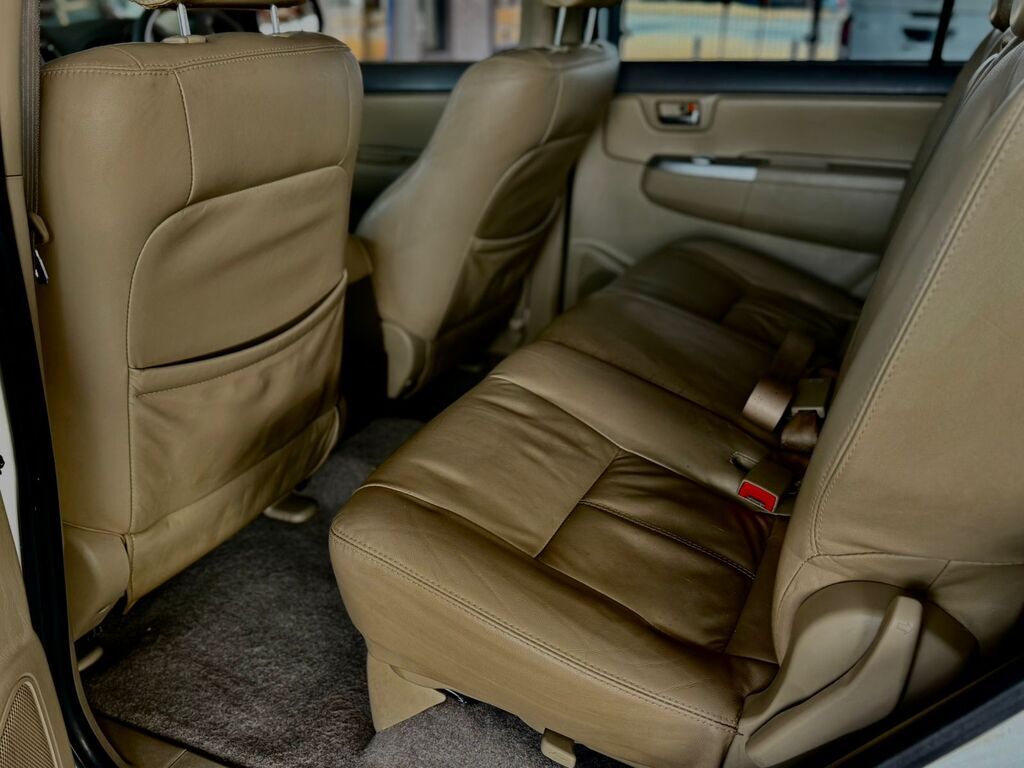 TOYOTA FORTUNER FORTUNER 2.5D-4D RB - 14
