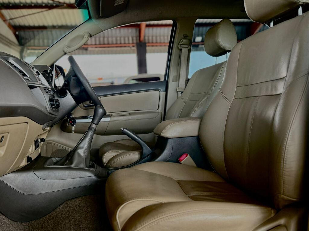 TOYOTA FORTUNER FORTUNER 2.5D-4D RB - 15