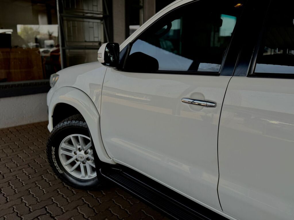 TOYOTA FORTUNER FORTUNER 2.5D-4D RB - 5