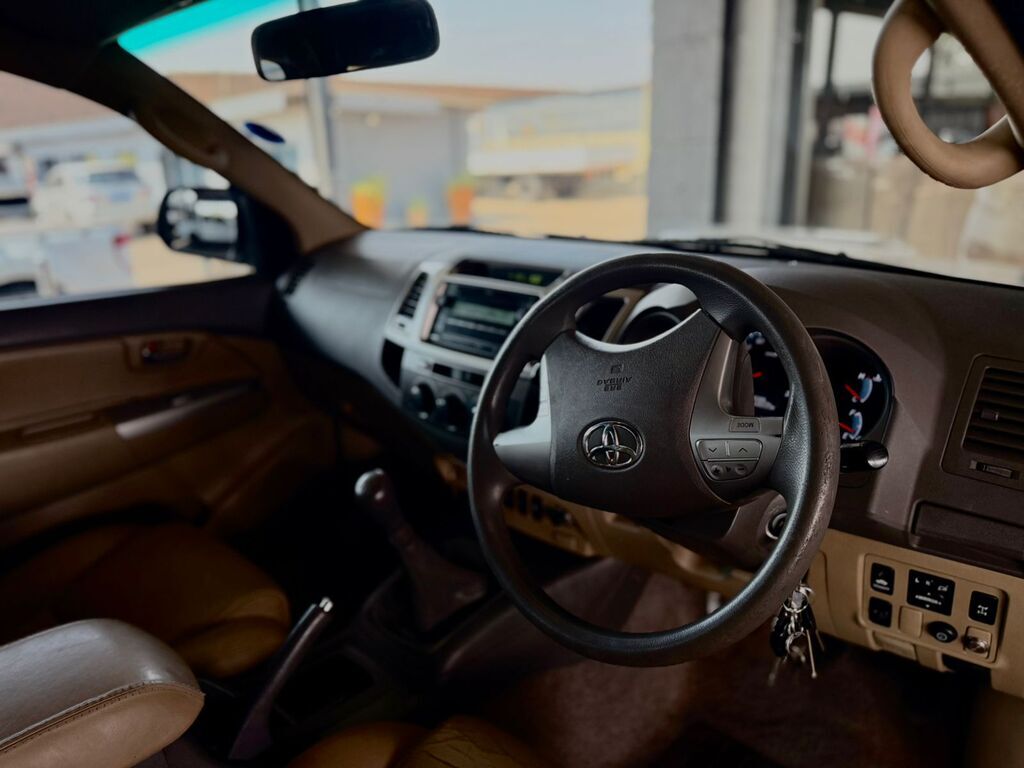 TOYOTA FORTUNER FORTUNER 2.5D-4D RB - 9