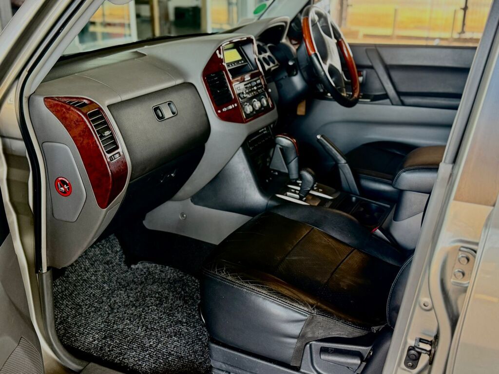 MITSUBISHI PAJERO PAJERO 3200 DI-D GLS A/T - 18