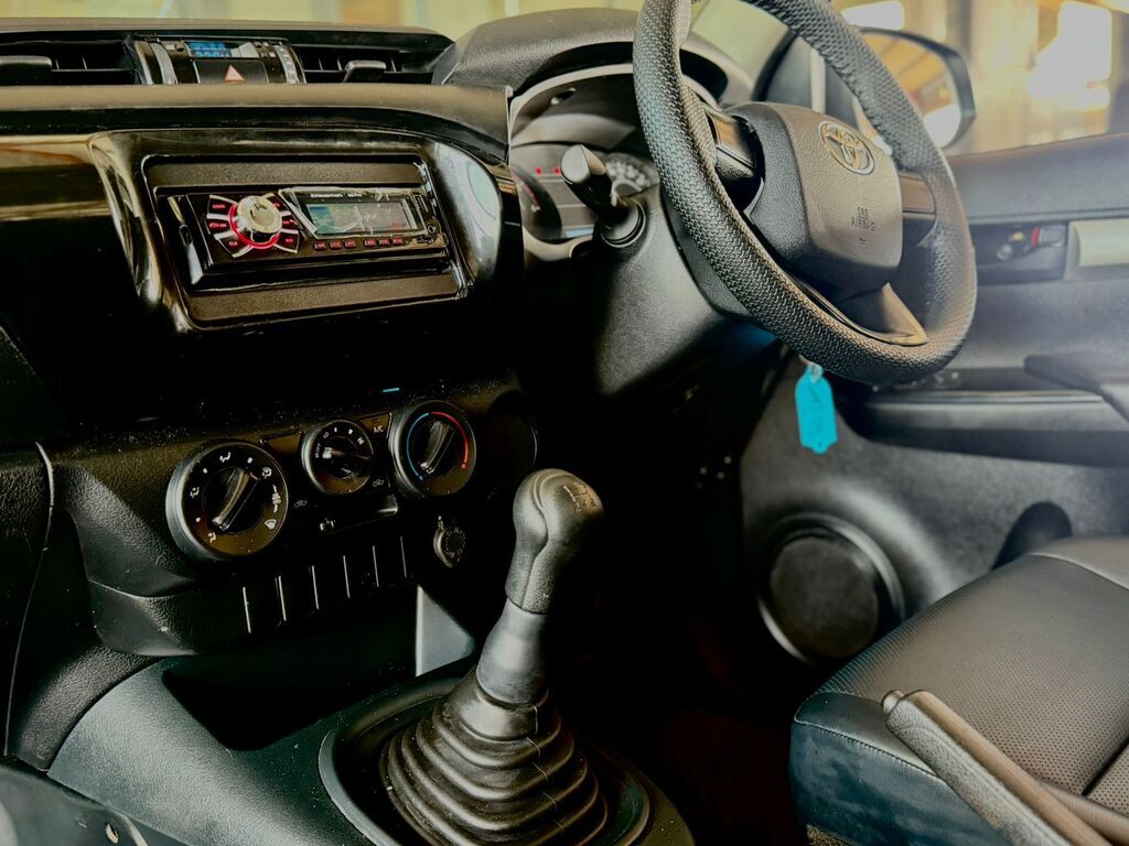 TOYOTA HILUX HILUX 2.4 GD S A/C P/U S/C