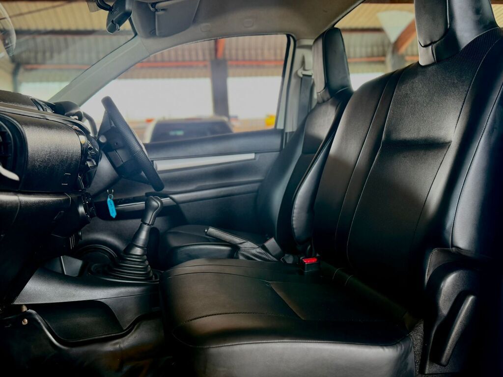 TOYOTA HILUX HILUX 2.4 GD S A/C P/U S/C
