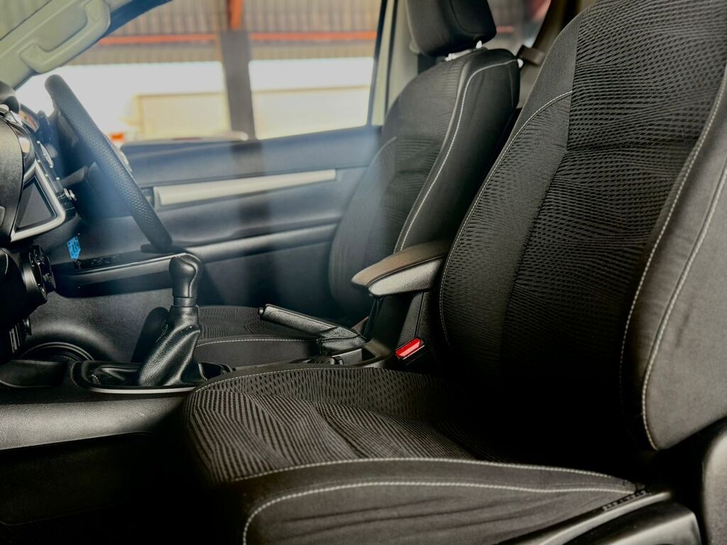 TOYOTA HILUX HILUX 2.4 GD-6 RB RAIDER P/U E/CAB