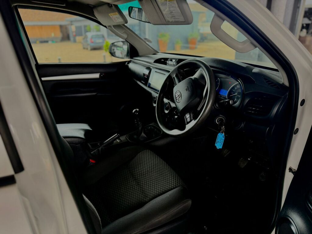 TOYOTA HILUX HILUX 2.4 GD-6 SRX 4X4 P/U D/C - 8