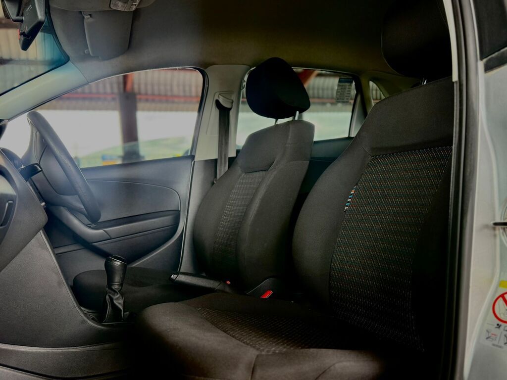 VOLKSWAGEN POLO VIVO POLO VIVO 1.4 TRENDLINE (5DR)