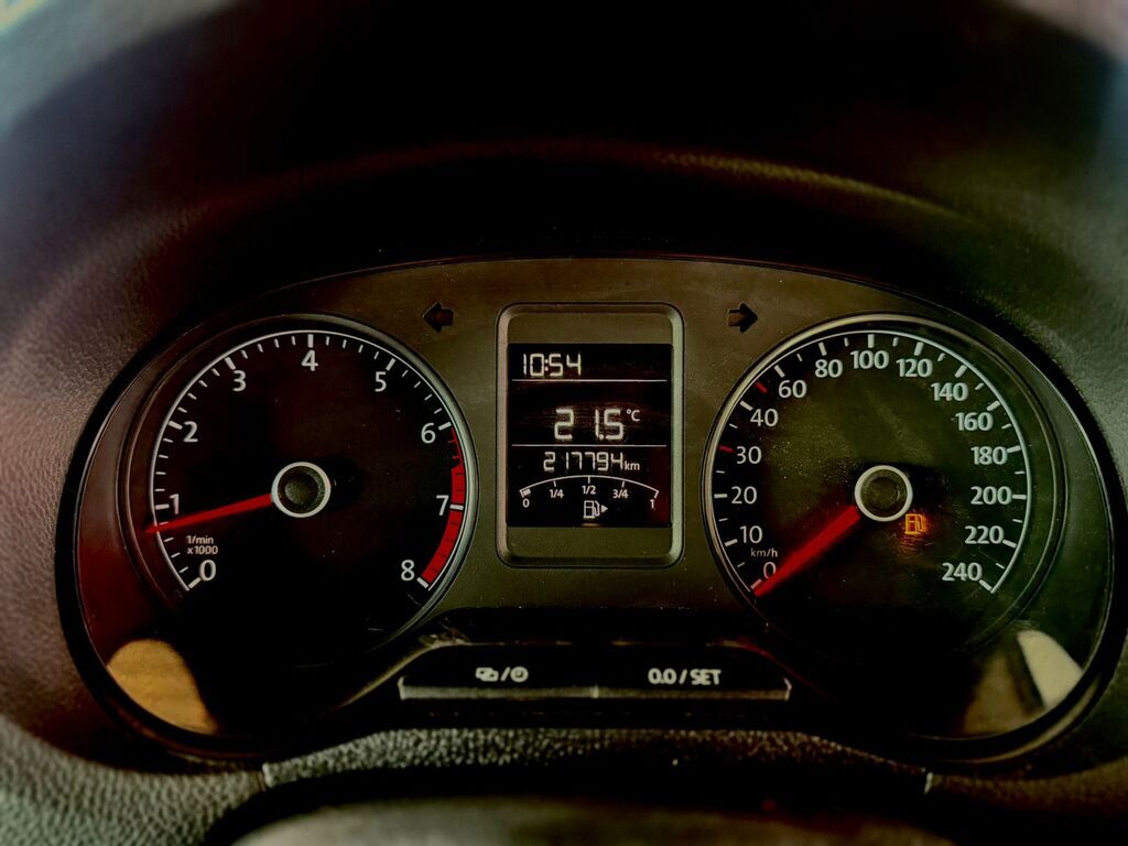 VOLKSWAGEN POLO VIVO POLO VIVO 1.4 TRENDLINE (5DR)