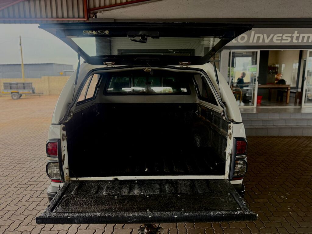 TOYOTA HILUX HILUX 2.5 D-4D VNT 106KW R/B P/U D/C - 13