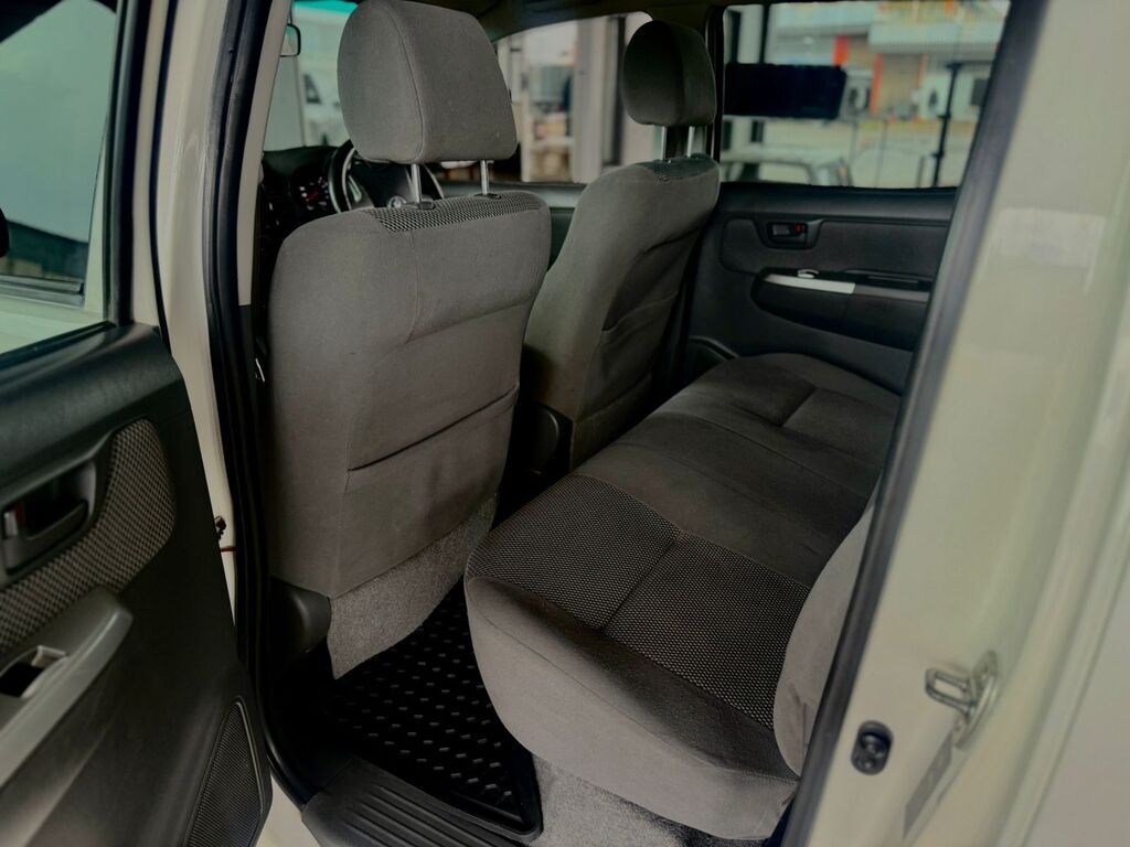 TOYOTA HILUX HILUX 2.5 D-4D VNT 106KW R/B P/U D/C - 17