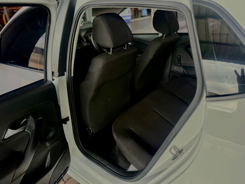 VOLKSWAGEN POLO VIVO POLO VIVO 1.4 TRENDLINE (5DR)