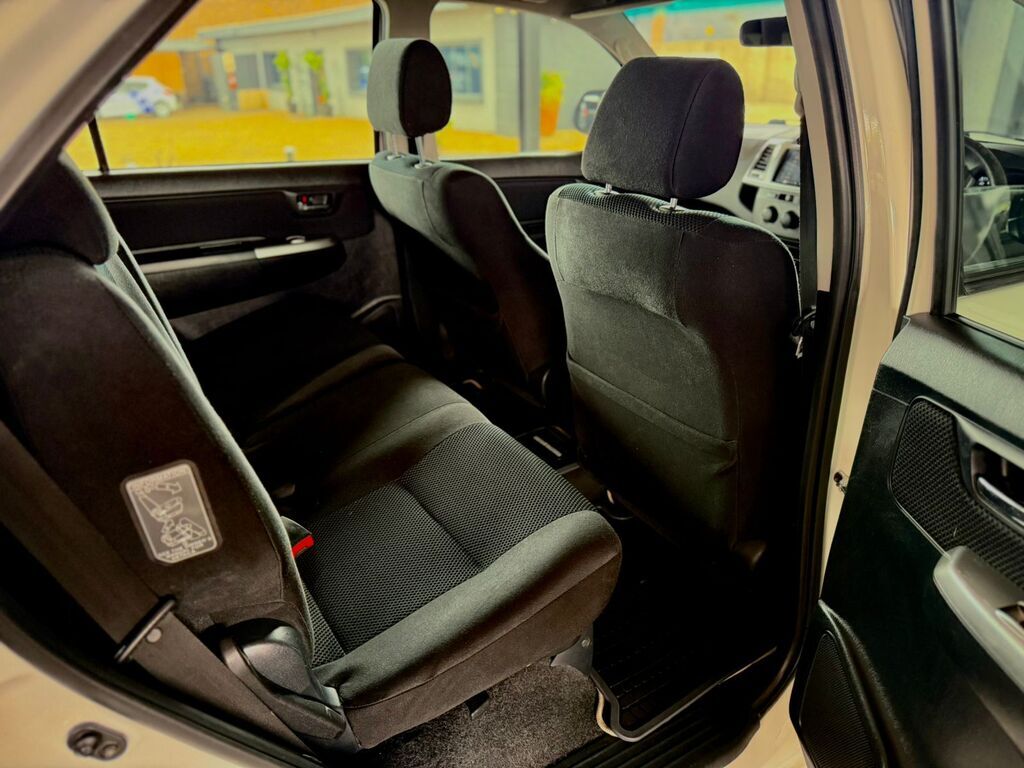 TOYOTA FORTUNER FORTUNER 2.5D-4D RB A/T - 14