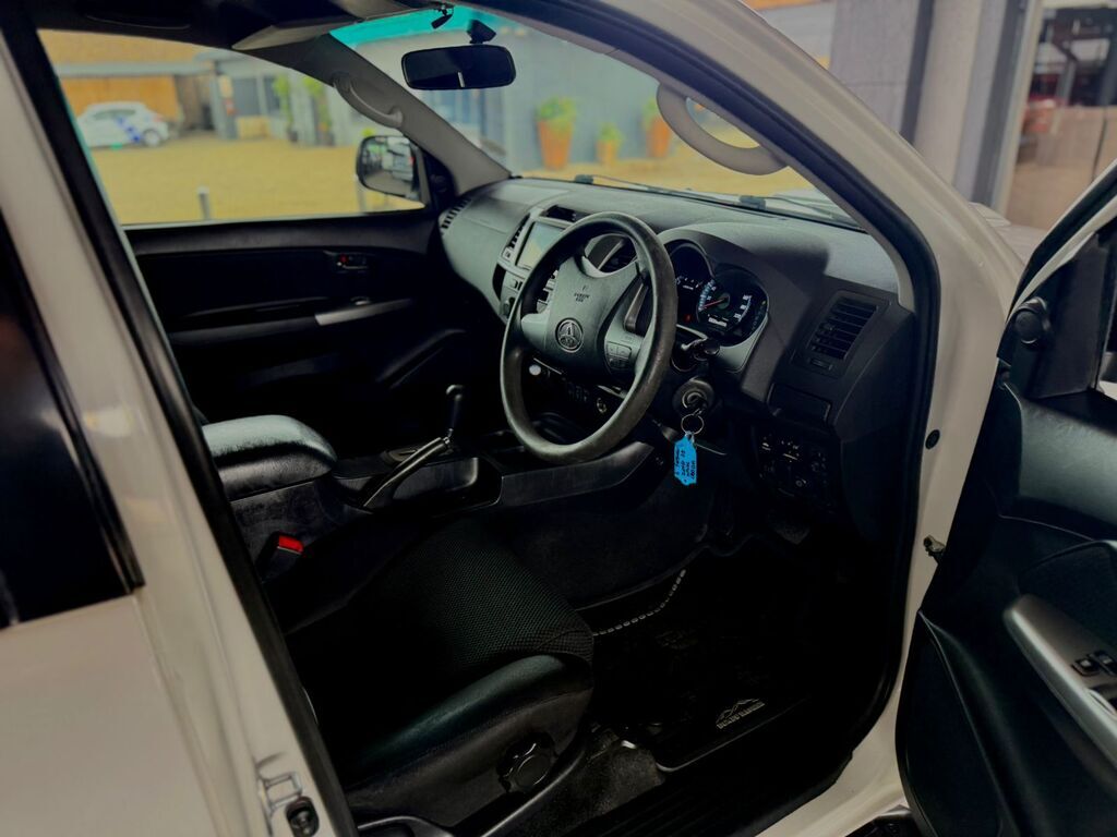 TOYOTA FORTUNER FORTUNER 2.5D-4D RB A/T - 15