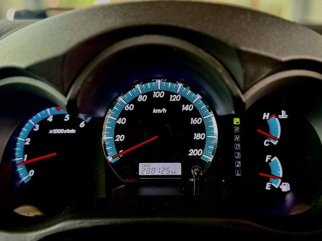 TOYOTA FORTUNER FORTUNER 2.5D-4D RB A/T - 17