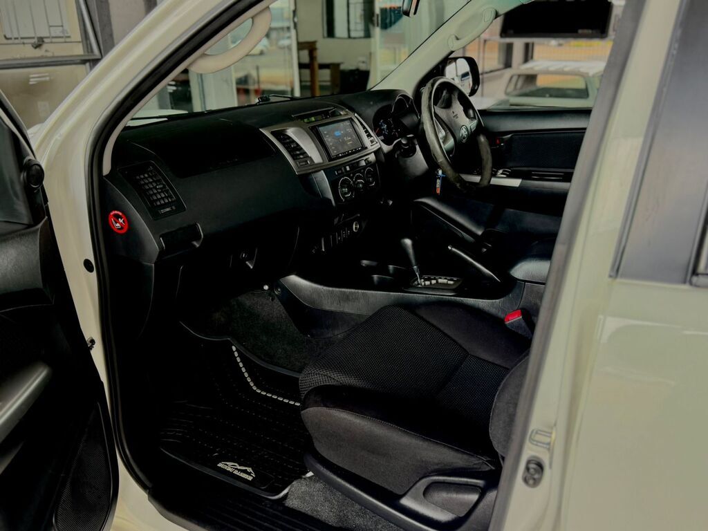 TOYOTA FORTUNER FORTUNER 2.5D-4D RB A/T - 9