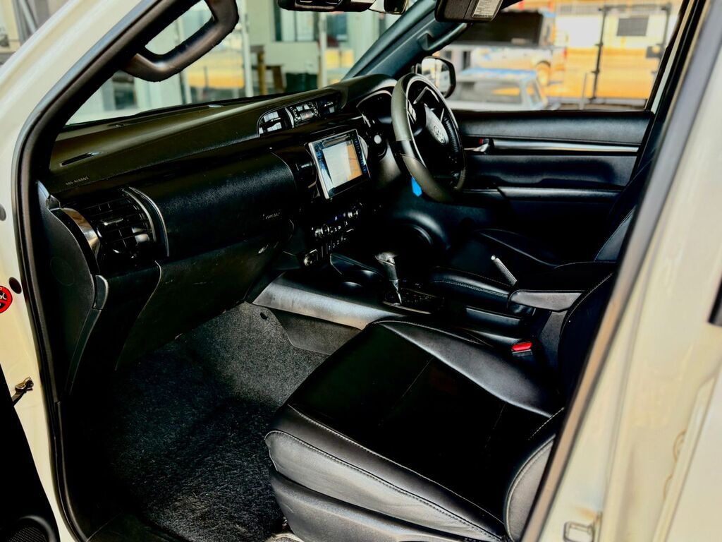 TOYOTA HILUX HILUX 2.8 GD-6 RAIDER 4X4 A/T P/U D/C - 18