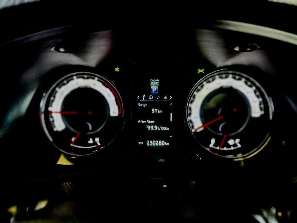 TOYOTA HILUX HILUX 2.8 GD-6 RAIDER 4X4 A/T P/U D/C - 9