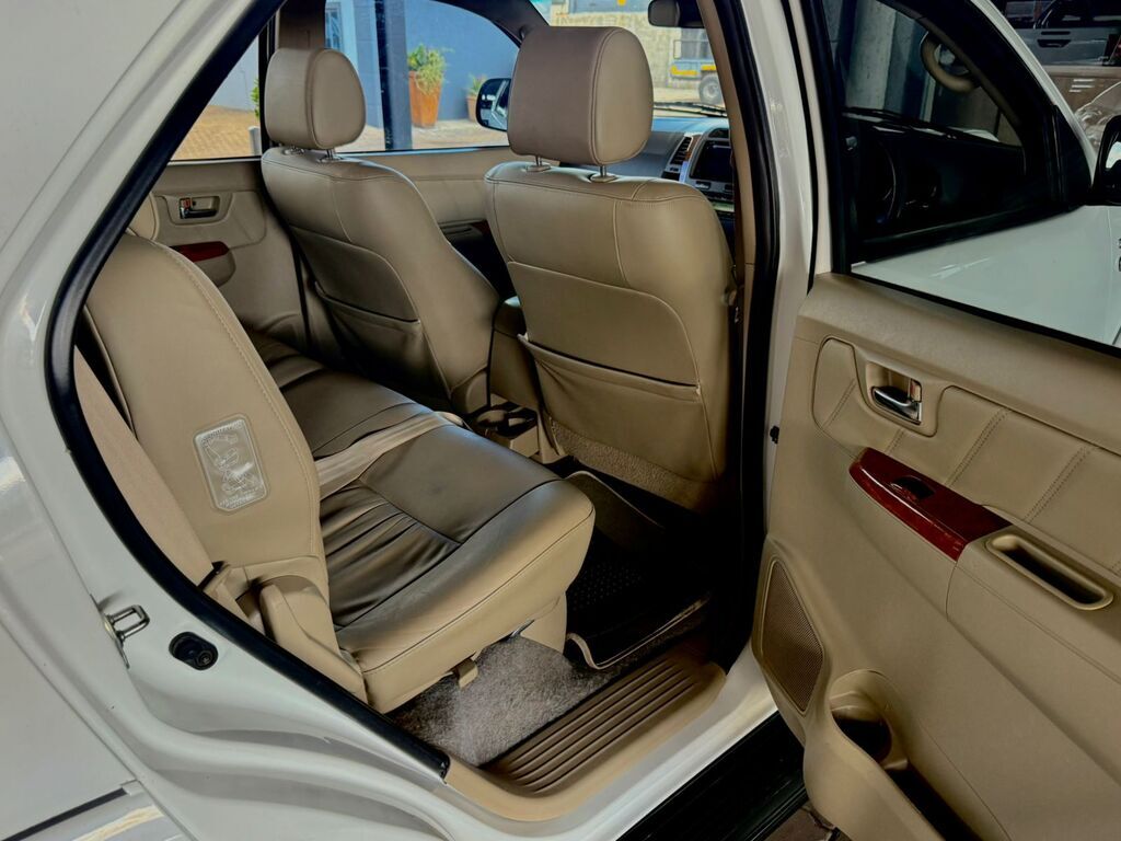 TOYOTA FORTUNER FORTUNER 3.0D-4D R/B A/T - 11