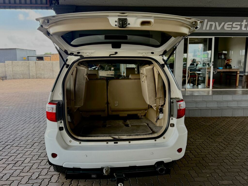 TOYOTA FORTUNER FORTUNER 3.0D-4D R/B A/T - 12