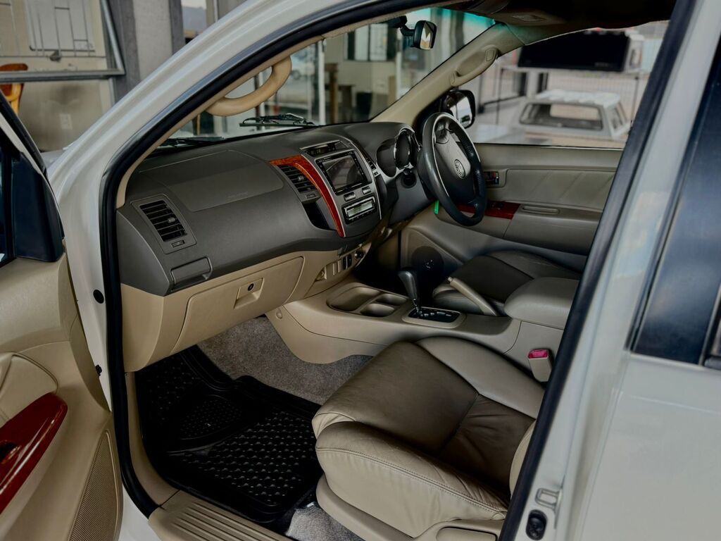 TOYOTA FORTUNER FORTUNER 3.0D-4D R/B A/T - 19