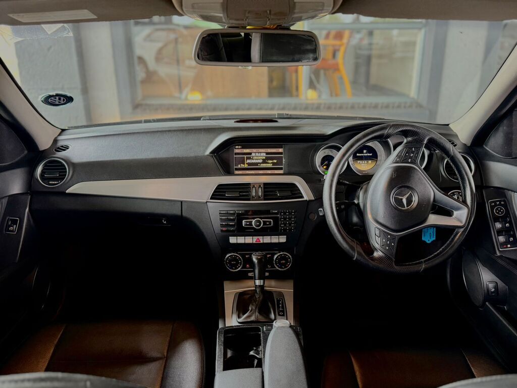 MERCEDES-BENZ C CLASS SEDAN C200 BE AVANTGARDE A/T - 11