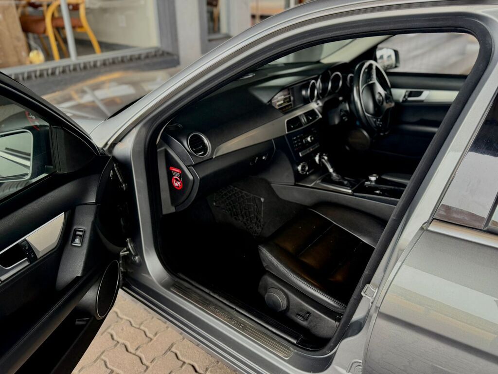 MERCEDES-BENZ C CLASS SEDAN C200 BE AVANTGARDE A/T - 6