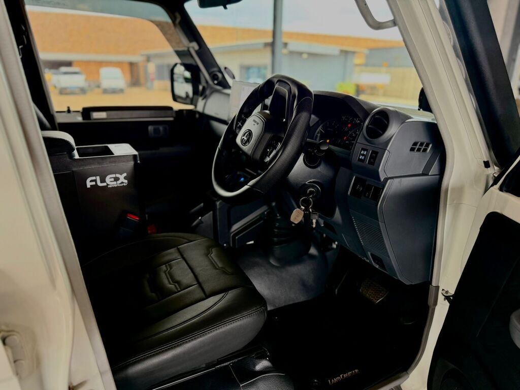 TOYOTA LAND CRUISER PICK UP LAND CRUISER 79 2.8 GD-6 P/U D/C A/T - 8