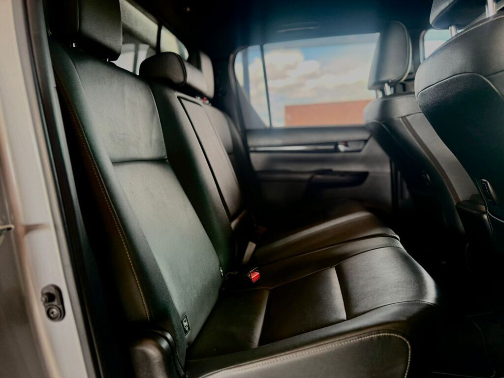 TOYOTA HILUX HILUX 2.8 GD-6 RB RAIDER A/T P/U D/C - 17