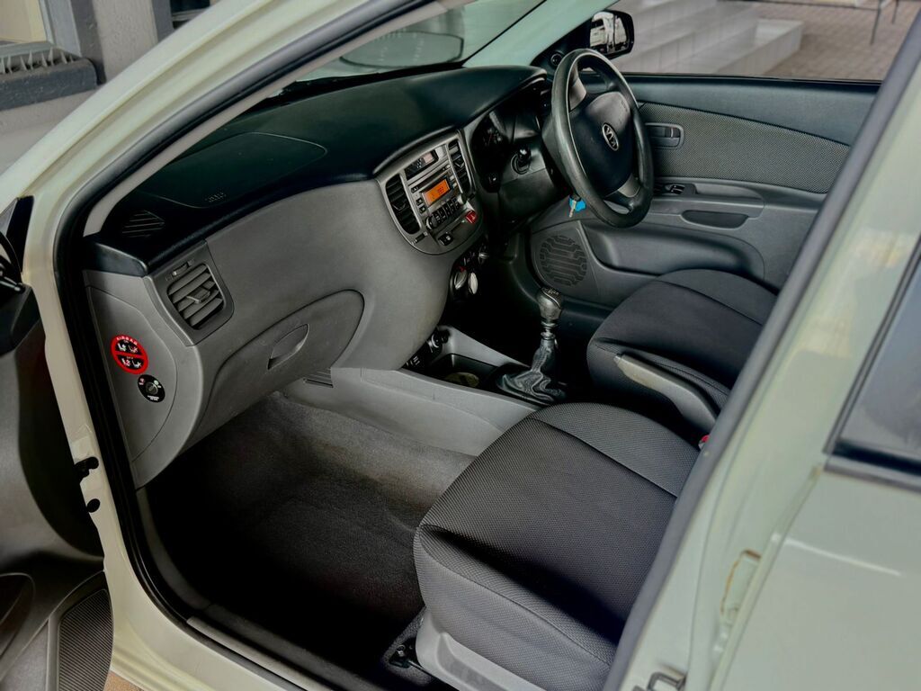 KIA RIO RIO 1.4 HIGH 5Dr - 6