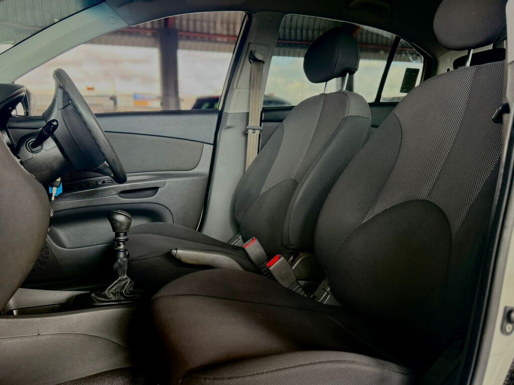 KIA RIO RIO 1.4 HIGH 5Dr - 7