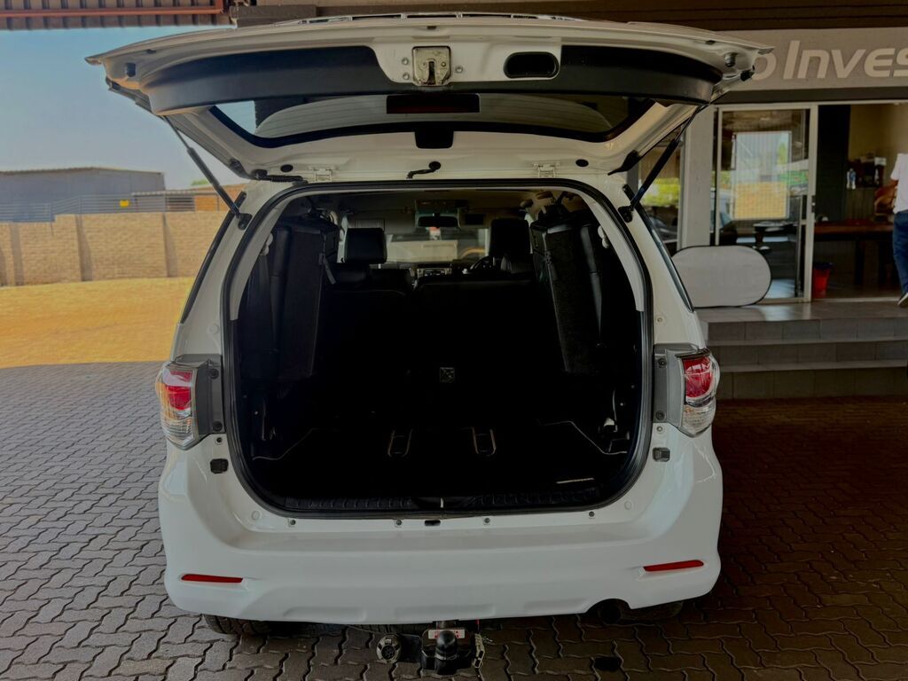 TOYOTA FORTUNER FORTUNER 3.0D-4D 4X4 A/T - 14