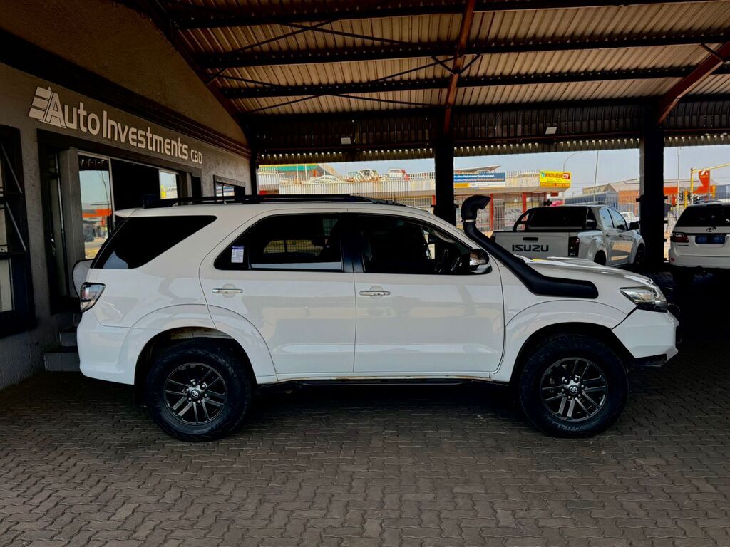 TOYOTA FORTUNER FORTUNER 3.0D-4D 4X4 A/T - 3