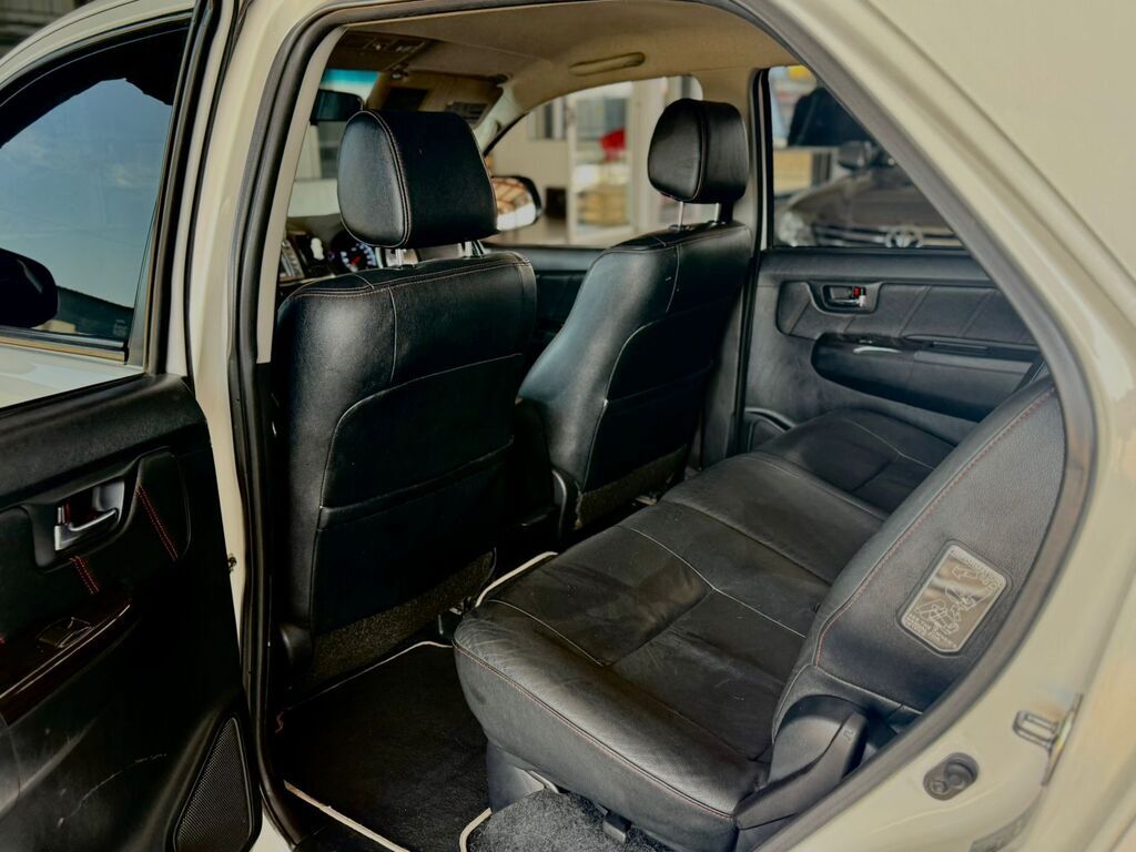 TOYOTA FORTUNER FORTUNER 3.0D-4D 4X4 A/T - 9