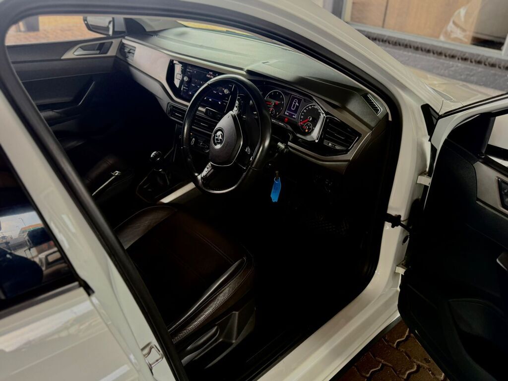 VOLKSWAGEN POLO POLO 1.0 TSI COMFORTLINE