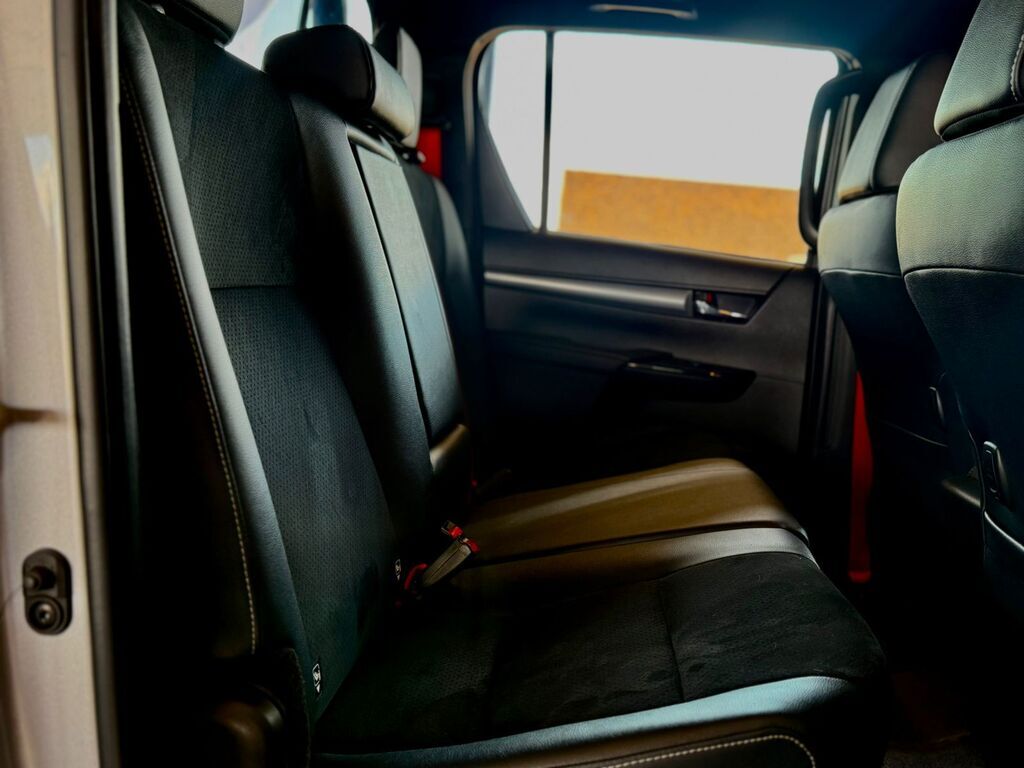 TOYOTA HILUX HILUX 2.8 GD-6 GR-S 4X4 A/T P/U D/C - 16