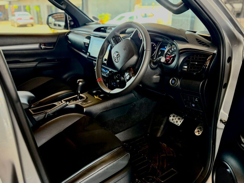 TOYOTA HILUX HILUX 2.8 GD-6 GR-S 4X4 A/T P/U D/C - 17