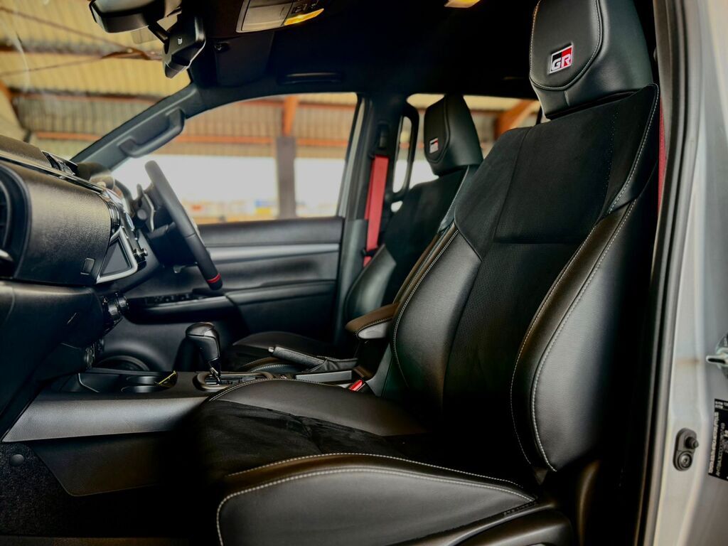 TOYOTA HILUX HILUX 2.8 GD-6 GR-S 4X4 A/T P/U D/C - 8