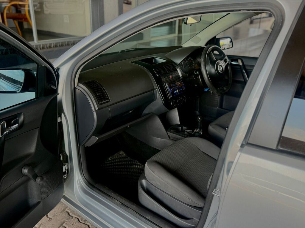 VOLKSWAGEN POLO VIVO POLO VIVO 1.4 BLUELINE 5Dr - 6
