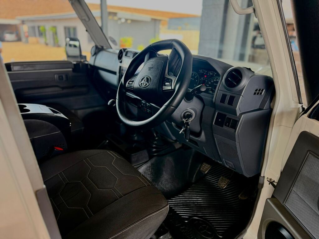 TOYOTA LAND CRUISER PICK UP LAND CRUISER 79 4.5D P/U D/C - 17