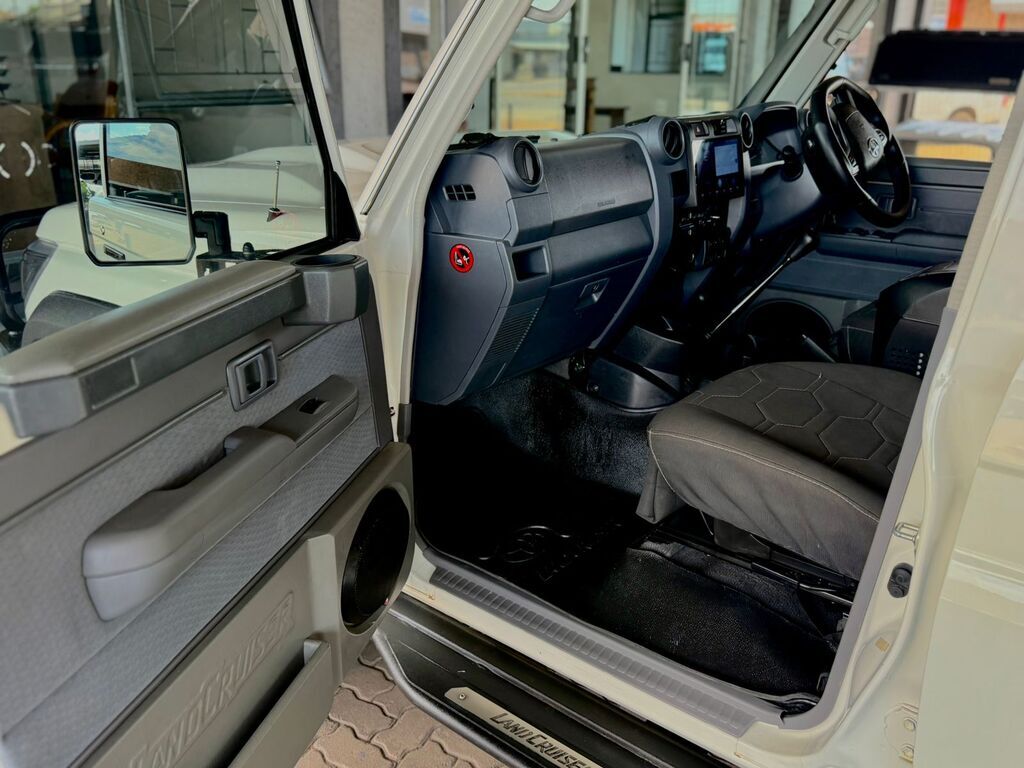 TOYOTA LAND CRUISER PICK UP LAND CRUISER 79 4.5D P/U D/C - 6