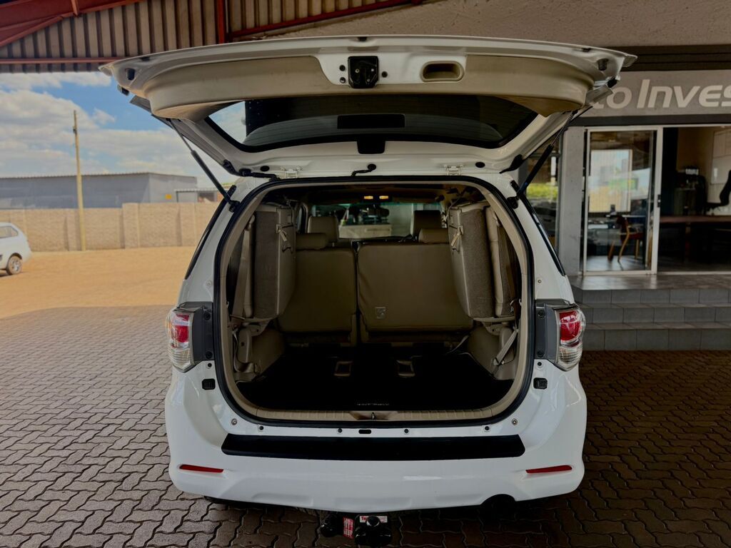 TOYOTA FORTUNER FORTUNER 3.0D-4D HERITAGE R/B