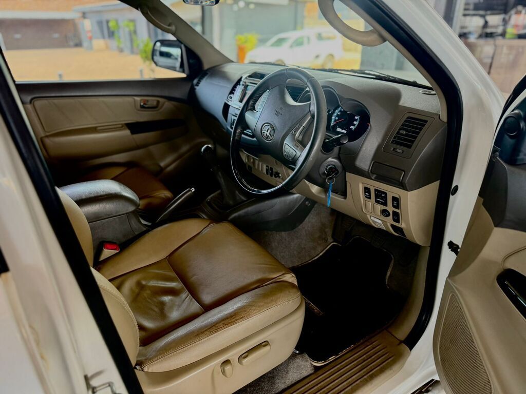 TOYOTA FORTUNER FORTUNER 3.0D-4D HERITAGE R/B