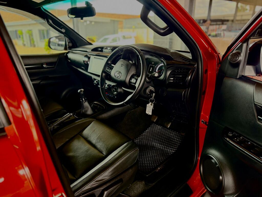 TOYOTA HILUX HILUX 2.8 GD-6 RAIDER 4X4 P/U D/C